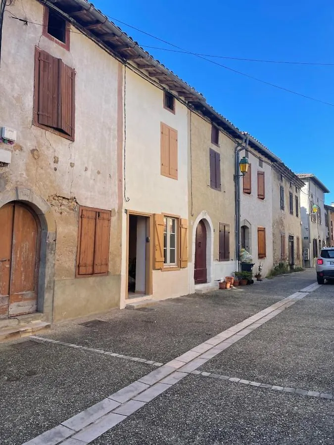 A La Petite Maison De Village Sabarat Holiday home